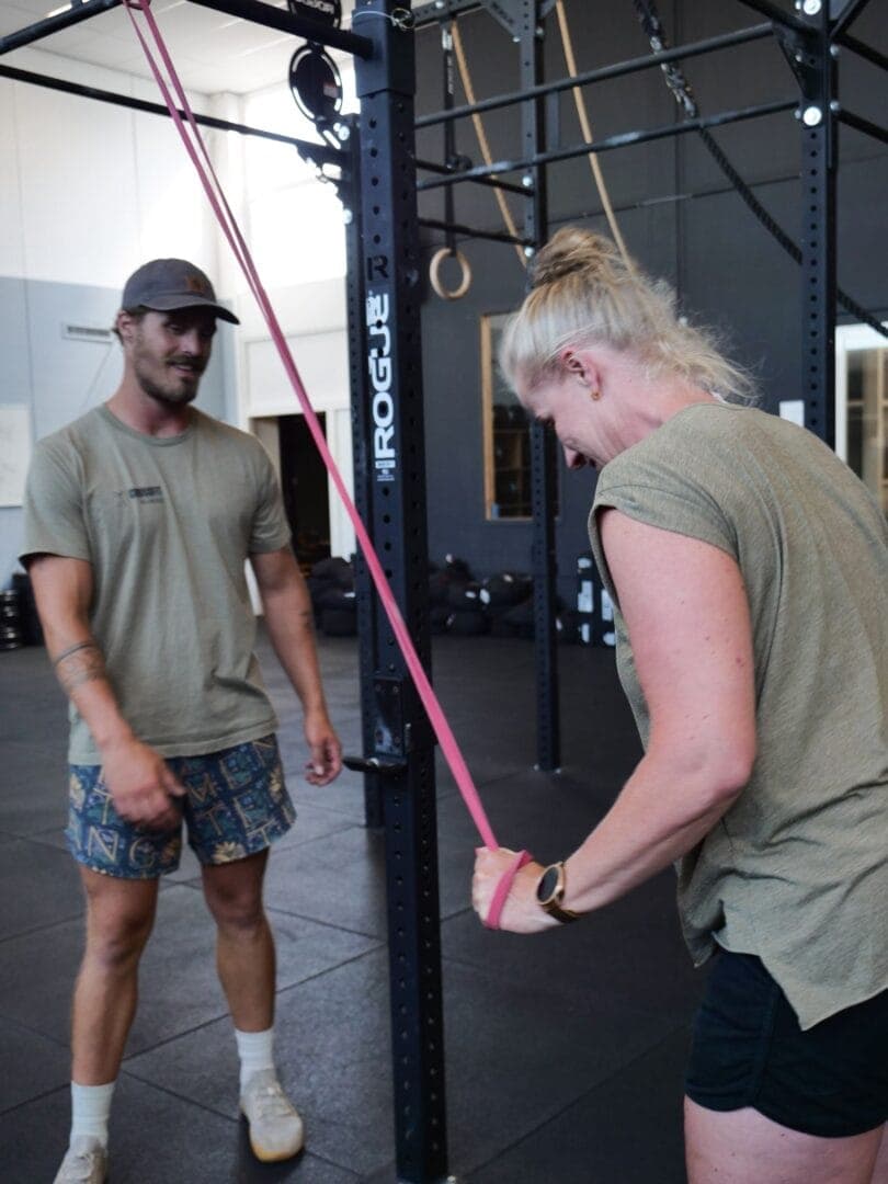 Wat het verschil is tussen CrossFit en een gewone sportschool